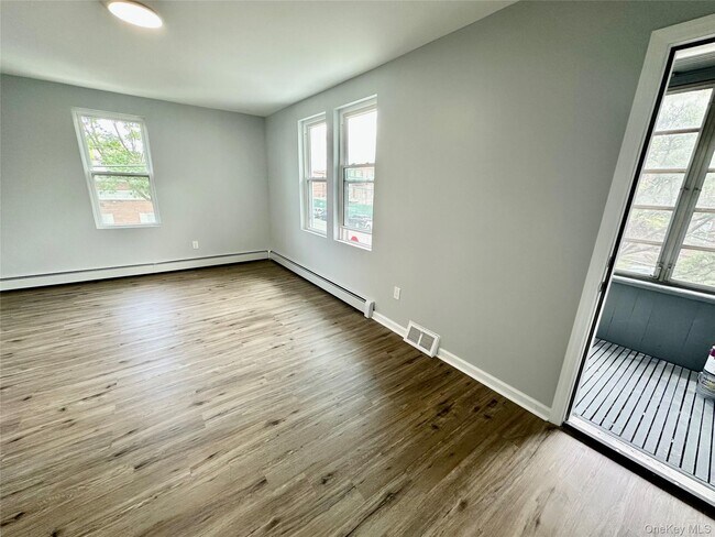 Building Photo - 213-49 39th Ave