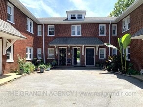 Building Photo - 1624 Chapman Ave SW