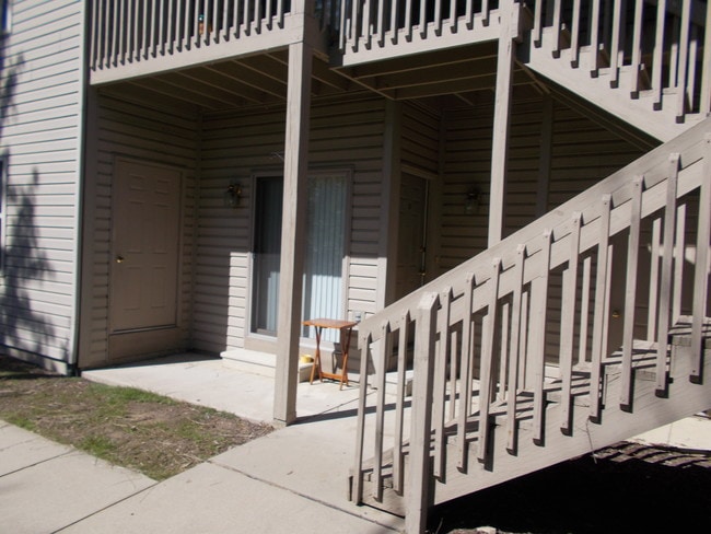 Main Entrance - 2001 Sterling Ct