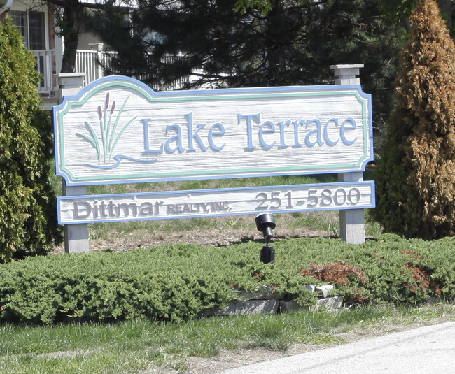 Lake Terrace Apartaments - Lake Terrace Apartments