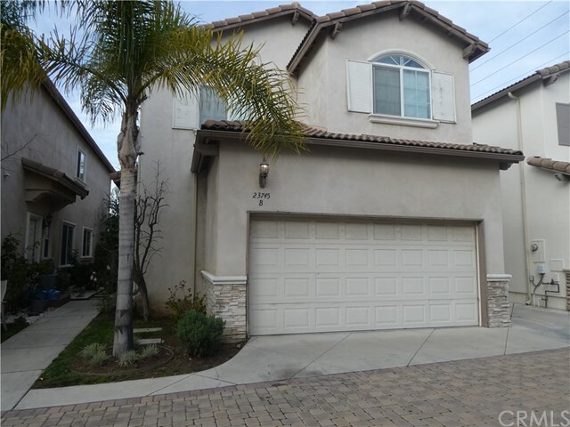 Foto principal - 23745 Arlington Ave