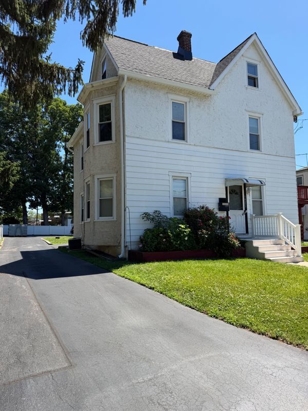 Building Photo - 1629 Lincoln Ave