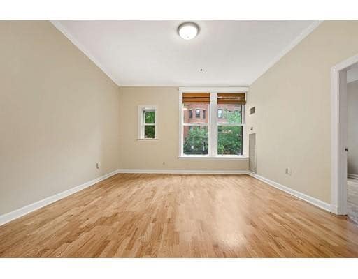 Building Photo - 416 Marlborough St