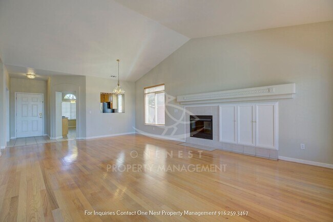 Foto del edificio - 3/4 bedrooms, 2 bathrooms, 3 car garage-home