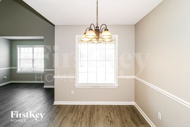 Foto del edificio - 6856 Meadow Chase Ln