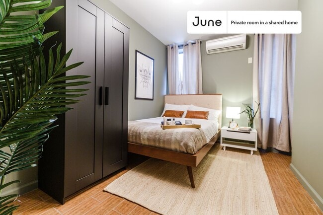 Private bedroom in 3 bed/1 bath Home - Private bedroom in 3 bed/1 bath Home