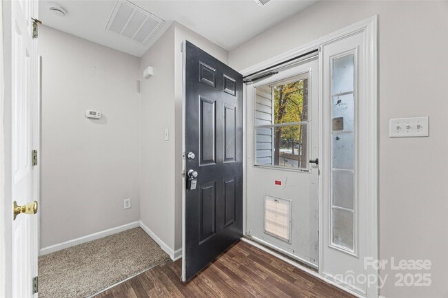 Foto del edificio - 12216 Lullingstone Rd