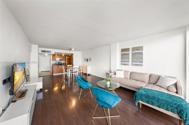 Building Photo - 10275 Collins Ave