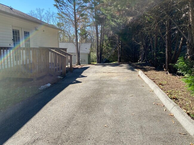 Building Photo - 1227 Gunbarrel Rd