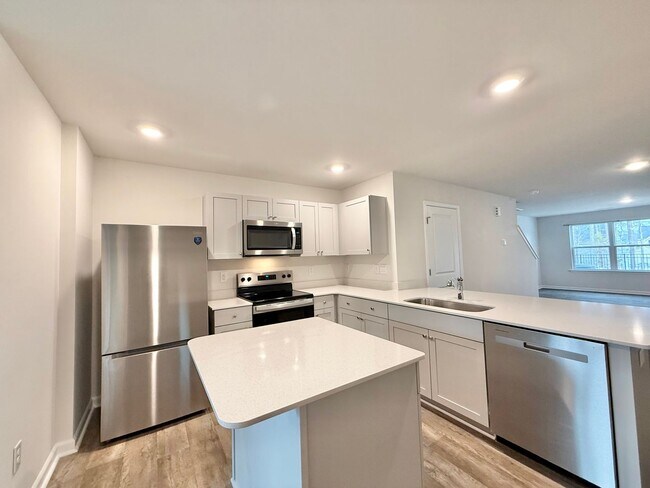 Foto del edificio - Newly Built 3BD, 2.5BA Raleigh Townhome with a Bonus Office/Den on First Floor