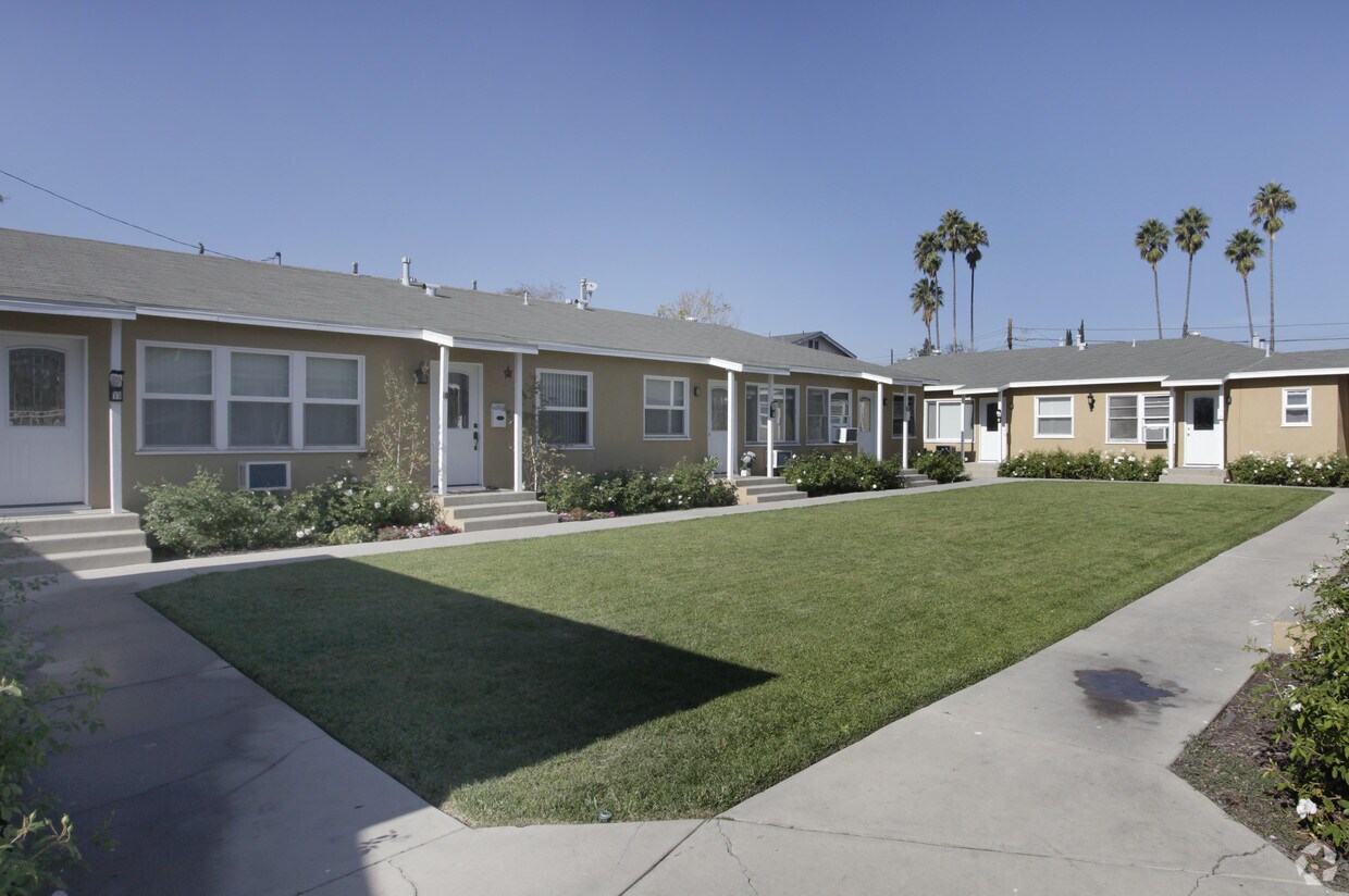 Building Photo - 11601 Gilmore St