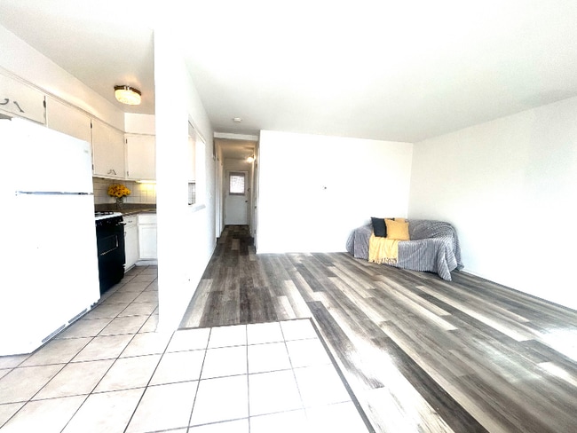 Photo - 1592 N La Fox St Apartment