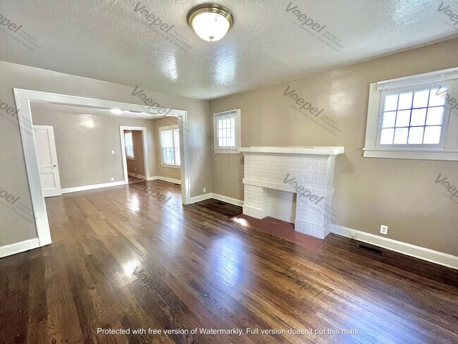 Building Photo - 5405/5407 Harrison St.