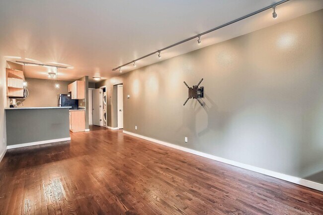 Foto del edificio - 1245 Columbine St