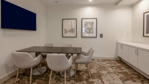 Foto principal - 2 bedroom in Waltham MA