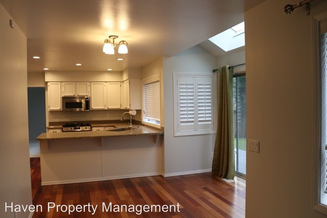 Building Photo - 3 br, 2.5 bath House - 9904 242nd Pl SW