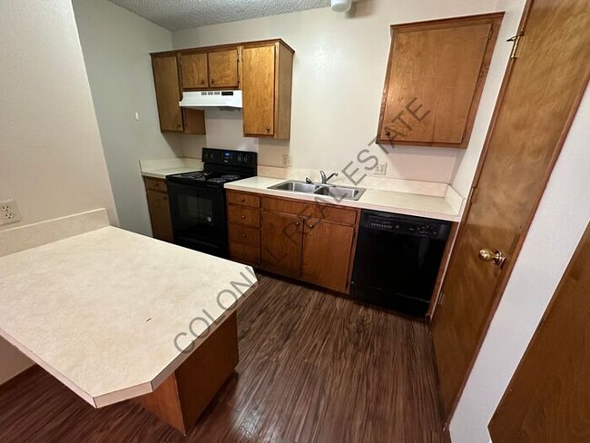 Foto del edificio - 1 bed 1 bath apartment w/ On site laundry ...