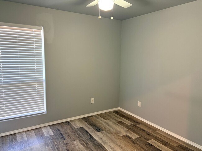 Foto del edificio - 1305 N Colton Ave