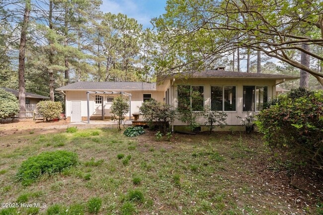 Foto del edificio - 185 Pine Ridge Dr