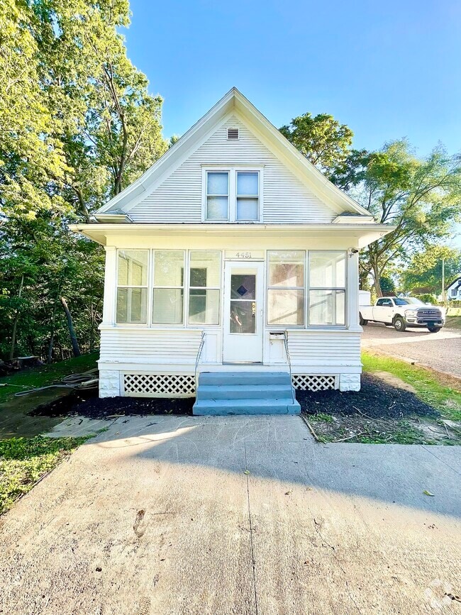 Apartments for Rent in 68111