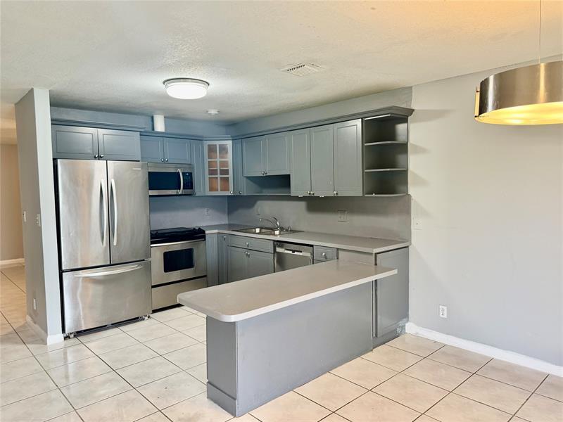 Foto principal - 10630 NW 45th St