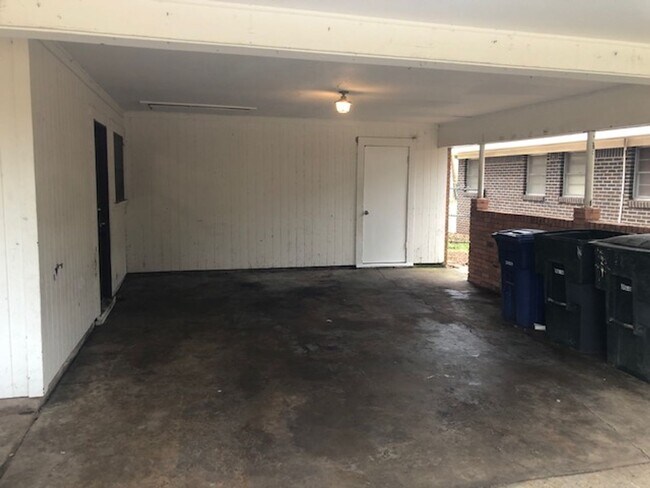 Foto del edificio - Large Broadmoor Home