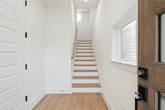 Building Photo - 4627 Balkin St