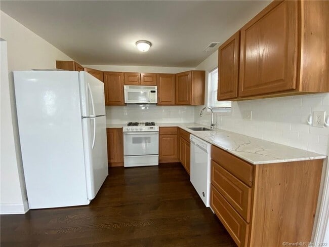 Building Photo - 29 Moulthrop St