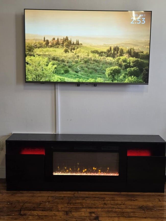 Building Photo - 227 Iron St