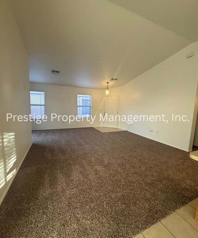 Building Photo - This 4/2 Vail home is what you've been looking for!!