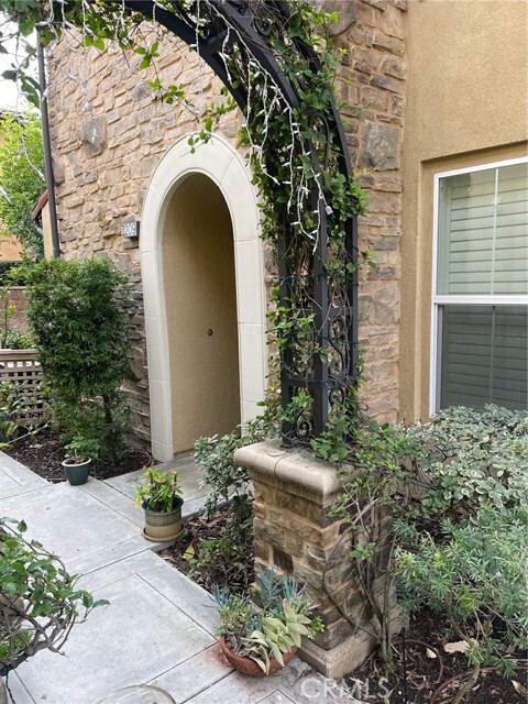 Primary Photo - 209 Lonetree