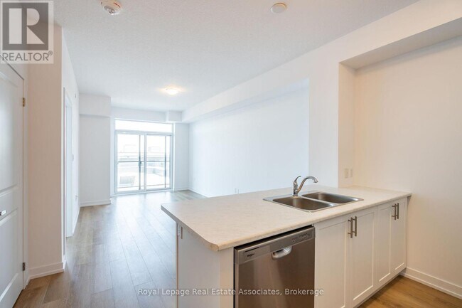 Photo du bâtiment - 470-470 Dundas St E
