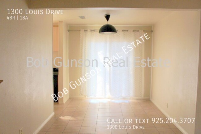 Foto del edificio - 4 Bedrooms