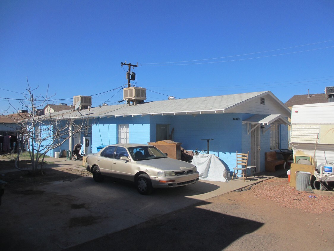 Primary Photo - Roosevelt Retail w/Duplex
