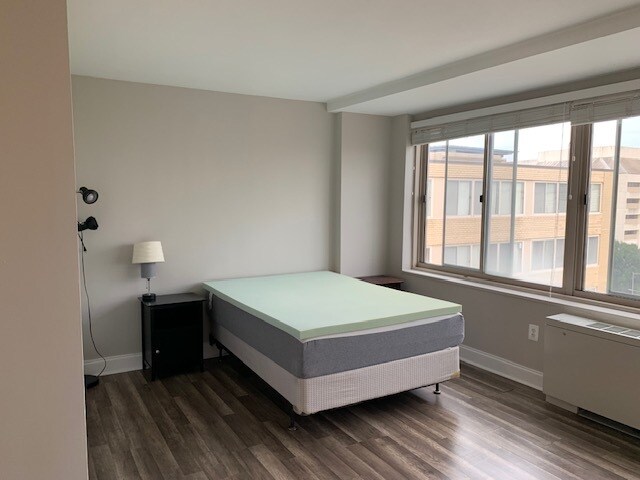 Foto del edificio - 922 24th St NW