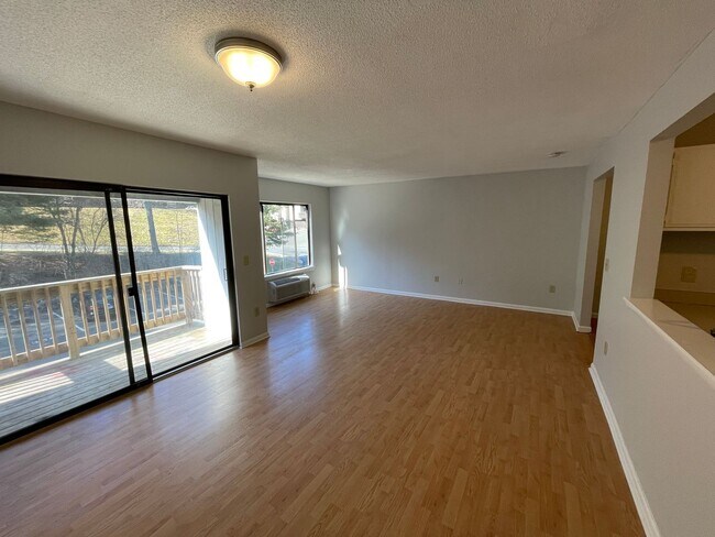 Foto del edificio - 175 Mill Pond Rd