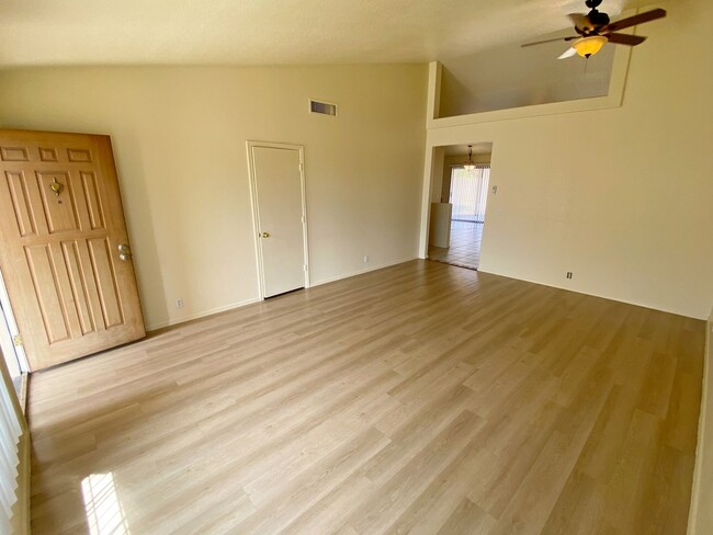 Foto del edificio - Corner Lot Property 3 bedroom 2 Bath