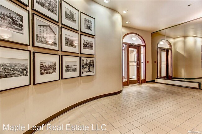 Foto del edificio - 1 br, 1 bath House - 2700 4th Ave, Apt 305