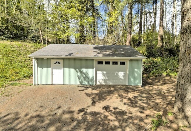 Building Photo - Cozy Cottage