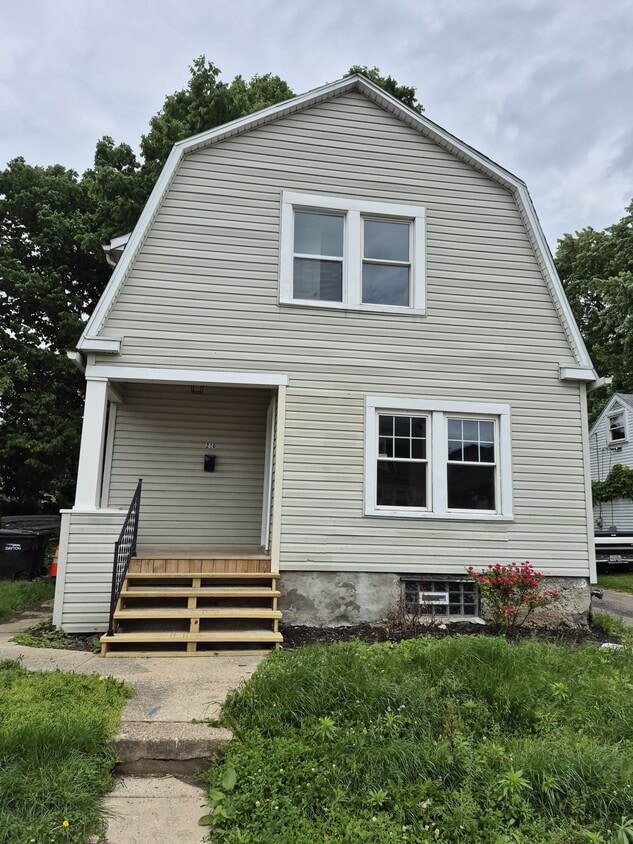 Photo - 210 S Hedges St (Dayton, OH)