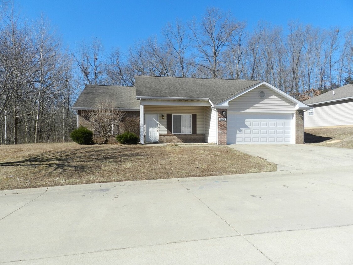 Primary Photo - 24430 Tanglewood Rd
