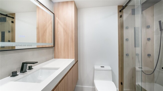 Building Photo - 2539 S Bayshore Dr