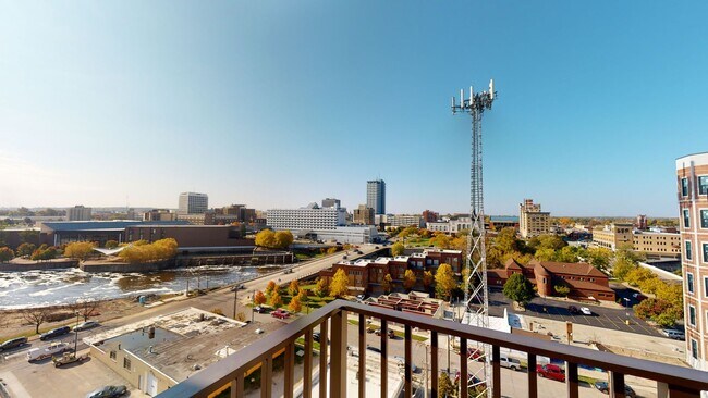 Foto del edificio - 300 E LaSalle