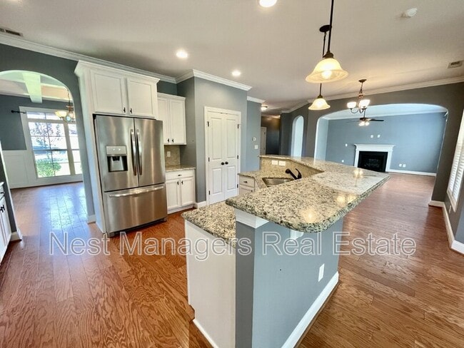 Building Photo - 4033 Hunting Path Dr