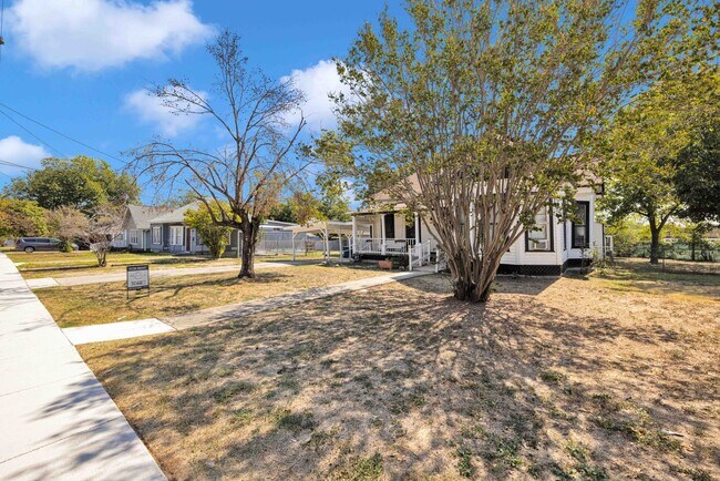 Foto del edificio - 3246 W Ashby Pl