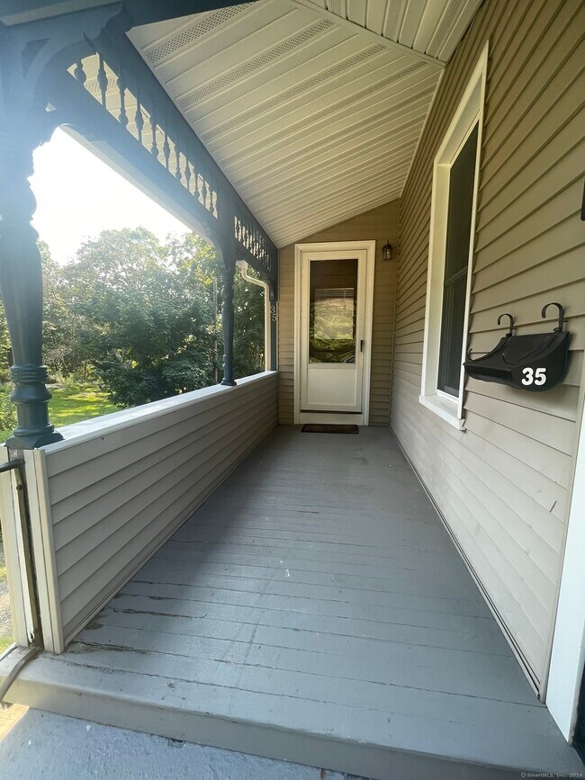 Foto del edificio - 35 Thimble Island Rd