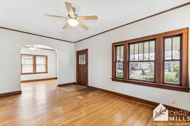 Building Photo - Sprawling Riverside Home