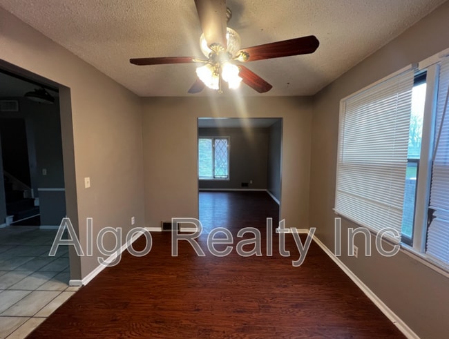 Building Photo - 7725 Tessman Dr