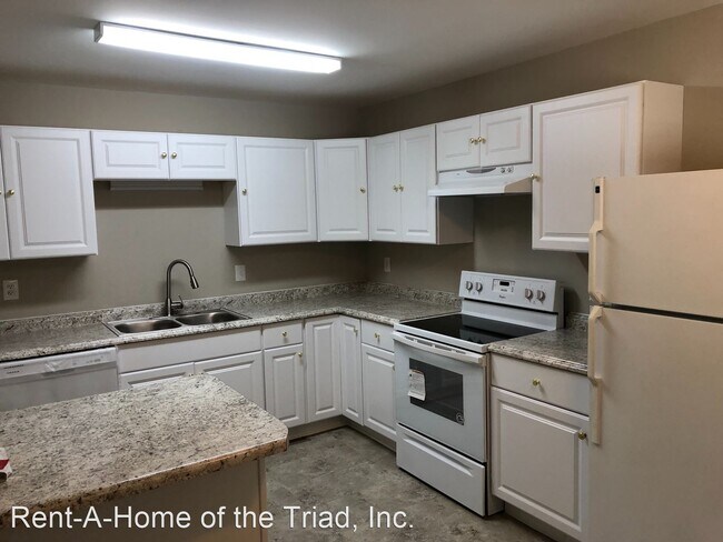 Building Photo - 3 br, 2 bath House - 1802 Eastwood Court