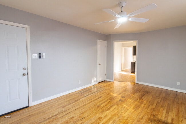 Building Photo - 3206 9th St